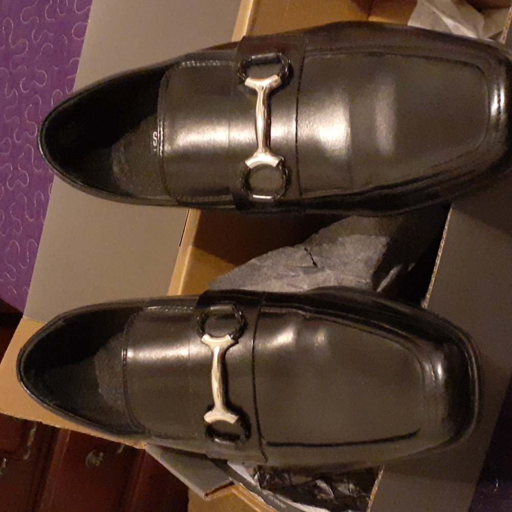 Dress shoes